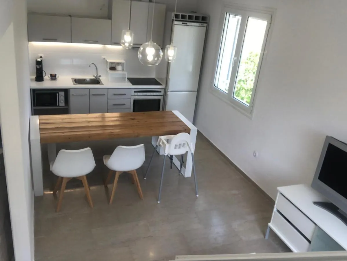 Modern Apartment 10Mins From The Beach Agia Eirini Greece
