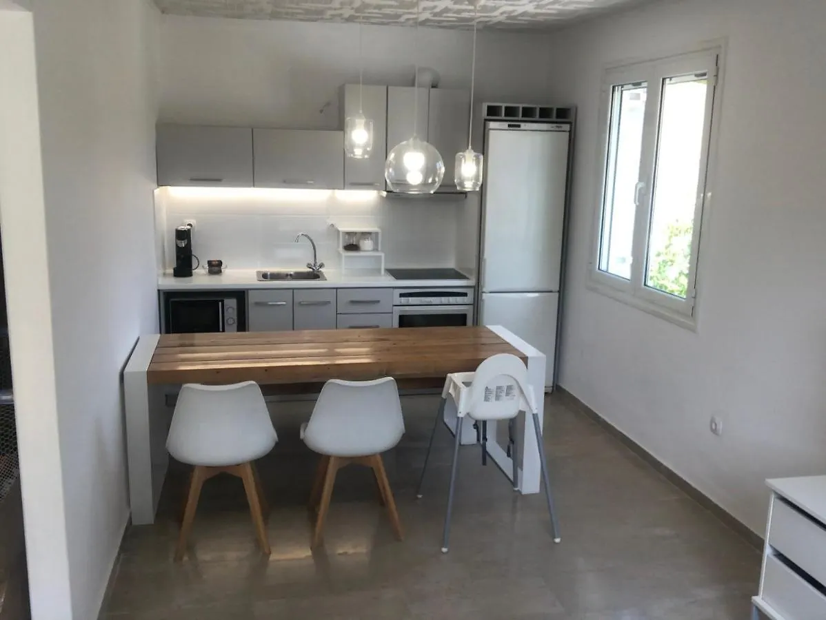 Modern Apartment 10Mins From The Beach Agia Eirini Country house