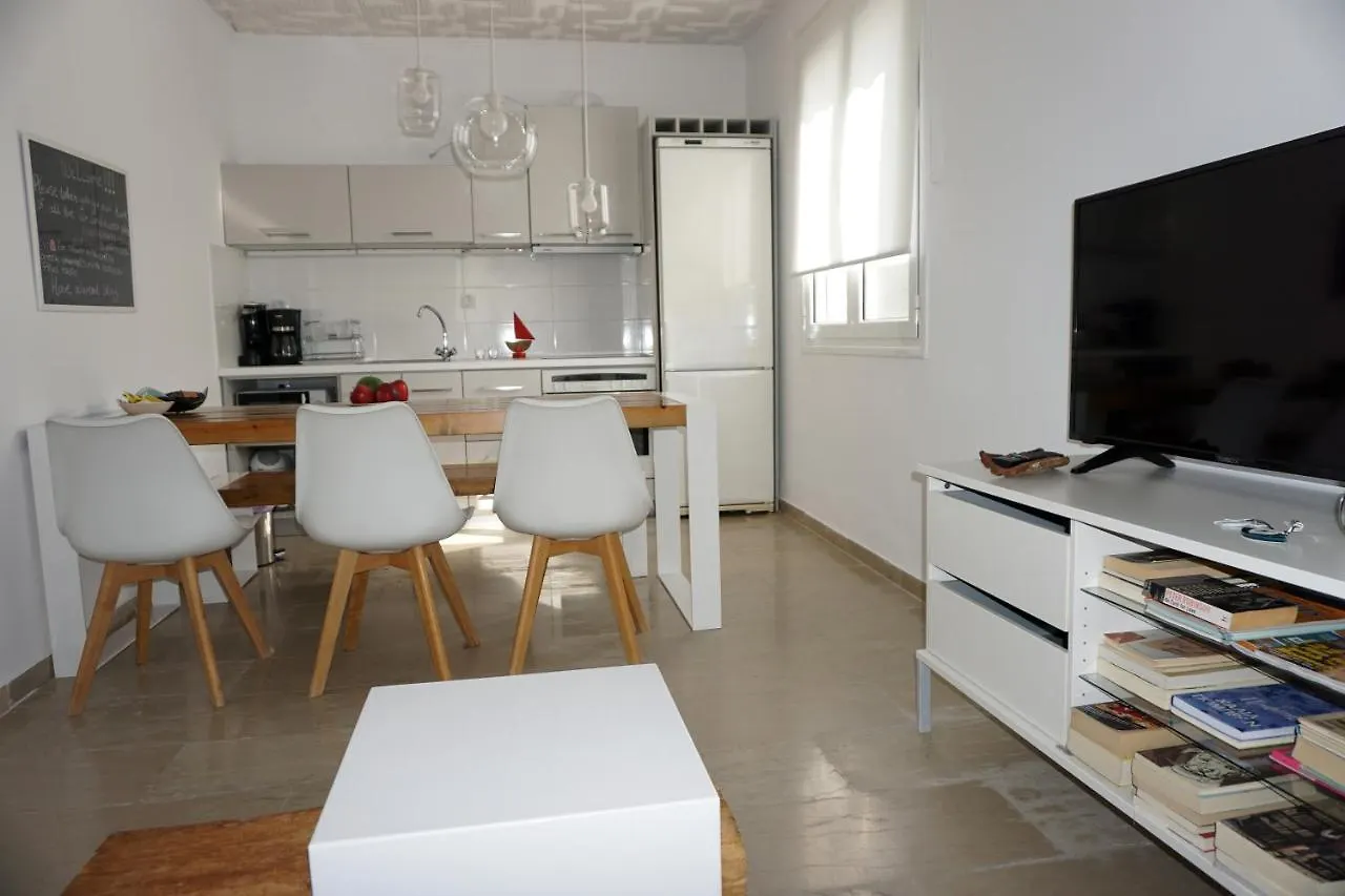 Modern Apartment 10Mins From The Beach Agia Eirini Greece